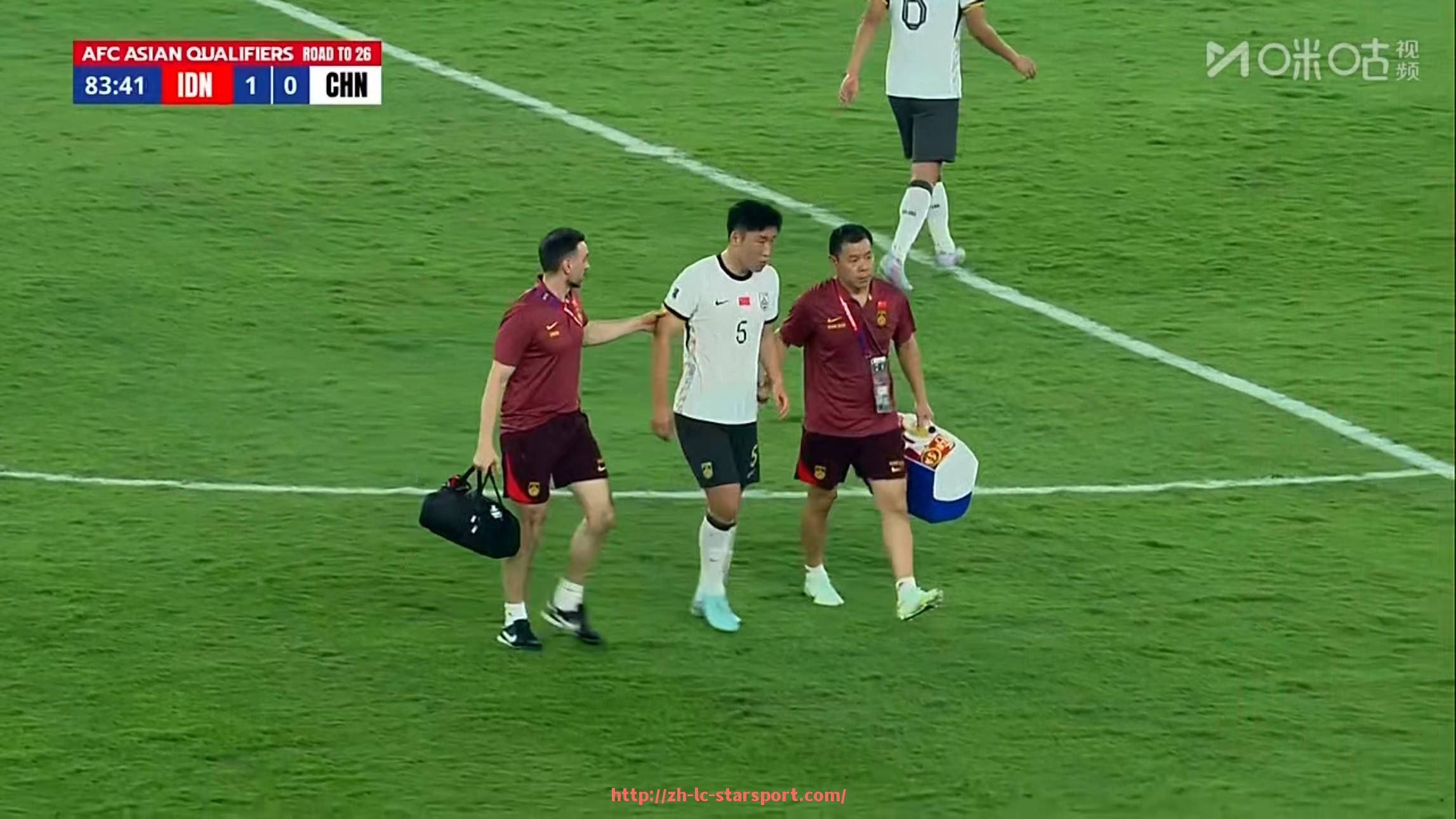 星空体育app-萨拉赫荣获英超最佳球员奖项及其高光表现